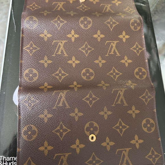 LV Monogram International TH0048 - Picture 3 of 9